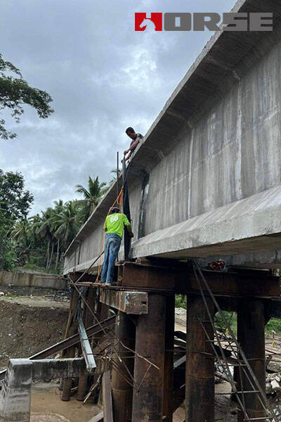 HM-30 CFRP บนข้อต่อของคานที่สะพาน Mati-Maragusan
