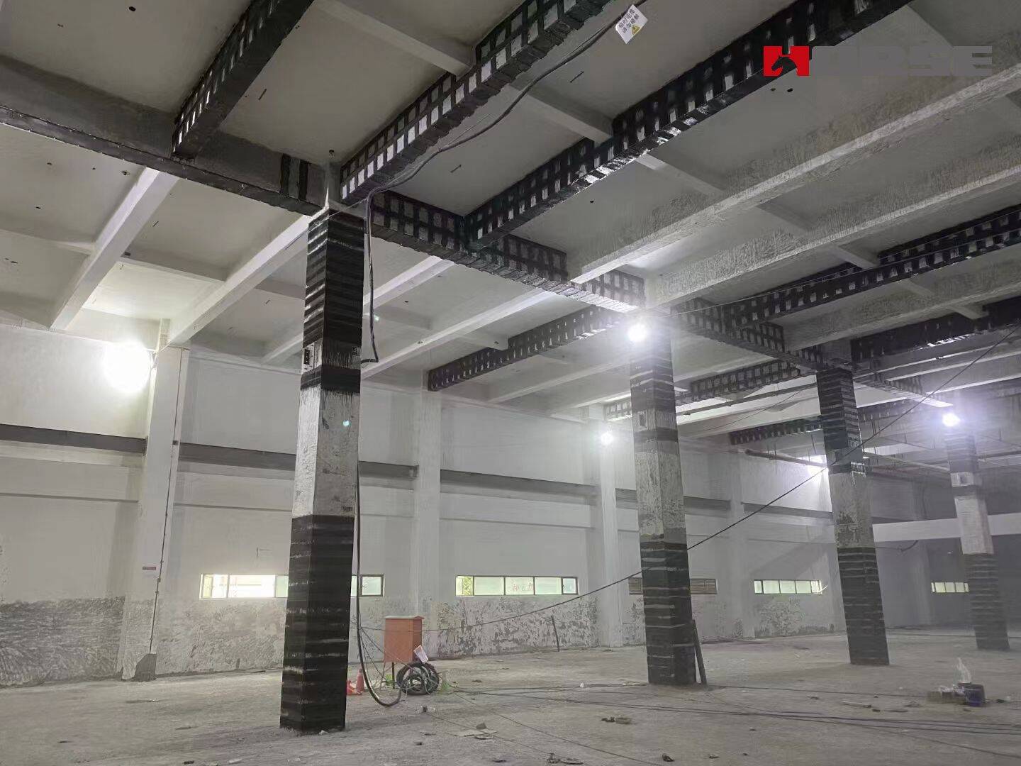 คอมโพสิตโพลีเมอร์เสริมคาร์บอนไฟเบอร์ (CFRP) เพื่อเพิ่มขีดความสามารถของคอนกรีตเสริมเหล็ก