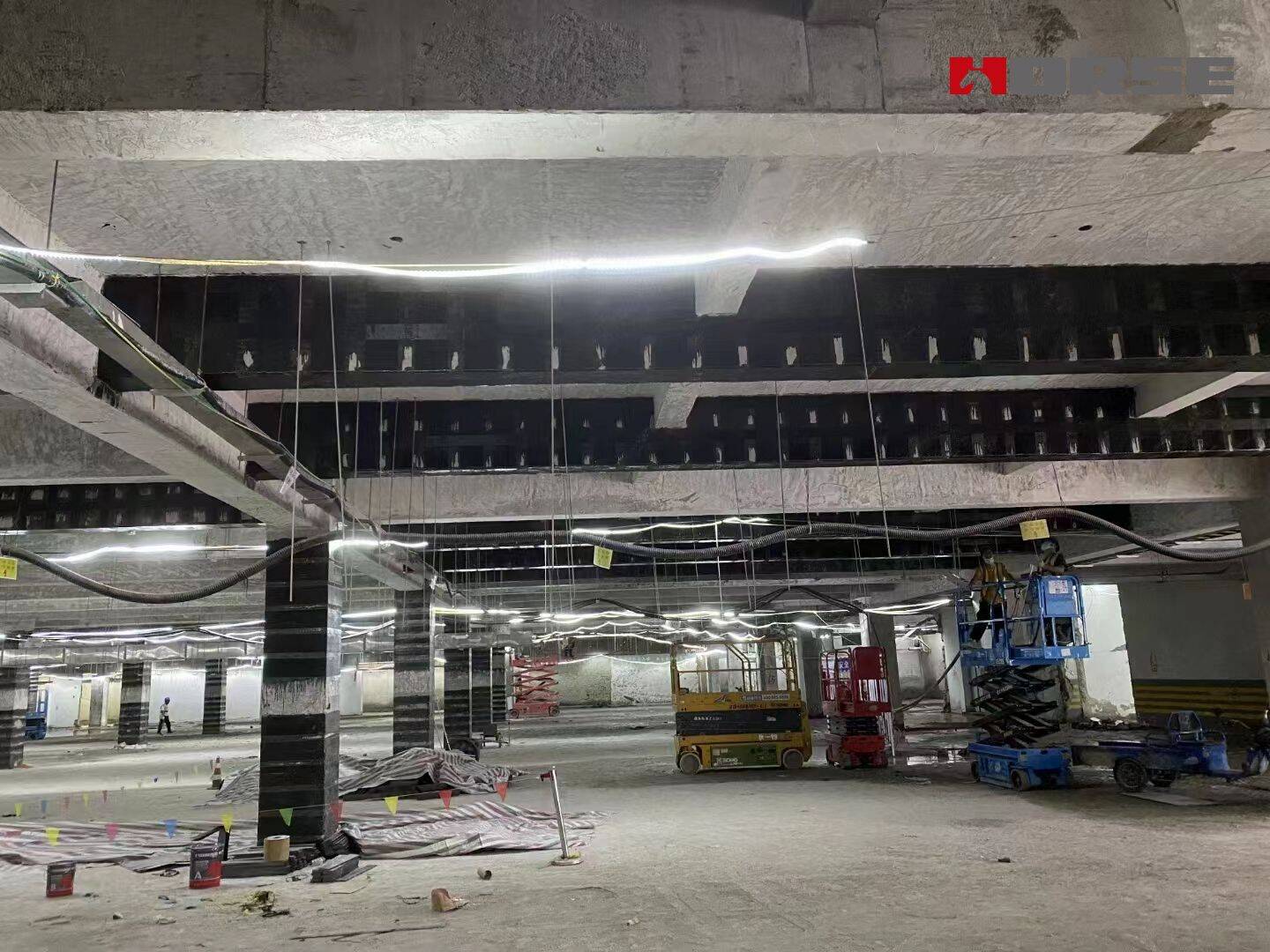 คอมโพสิตโพลีเมอร์เสริมคาร์บอนไฟเบอร์ (CFRP) เพื่อเพิ่มขีดความสามารถของคอนกรีตเสริมเหล็ก