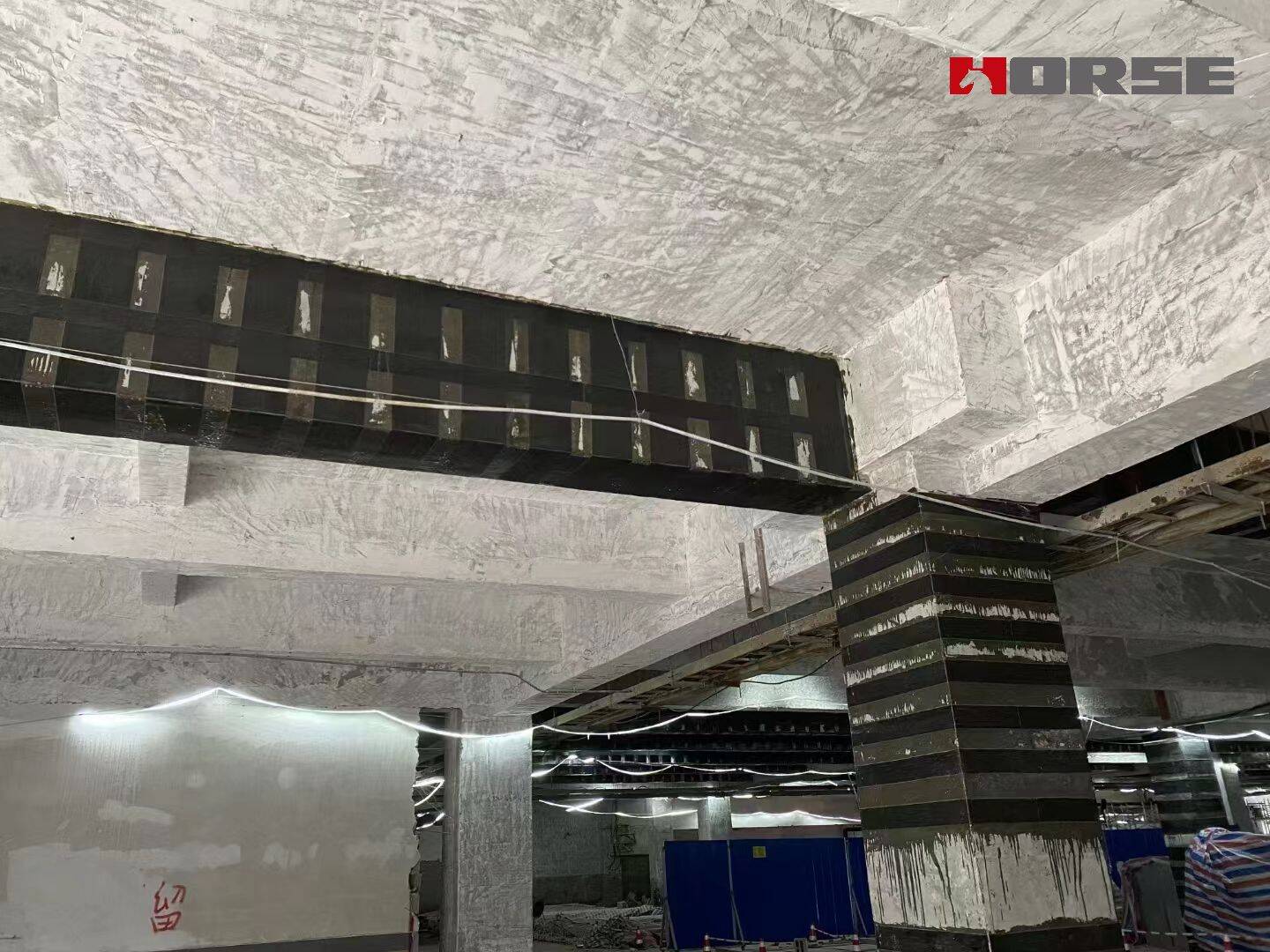 คอมโพสิตโพลีเมอร์เสริมคาร์บอนไฟเบอร์ (CFRP) เพื่อเพิ่มขีดความสามารถของคอนกรีตเสริมเหล็ก