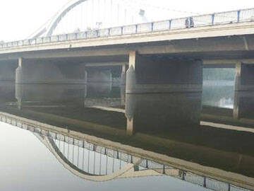 การเสริมแรงด้วยคาร์บอนไฟเบอร์ของสะพานที่ทับซ้อนที่มีอยู่