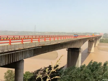 รอยแตกร้าวของโครงสร้างสะพาน - การเสริมโครงสร้างด้วยคาร์บอนไฟเบอร์