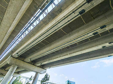 Strengthening concrete BOX girder Bridge โดยใช้แผ่น cfrp แบบเน้นล่วงหน้า